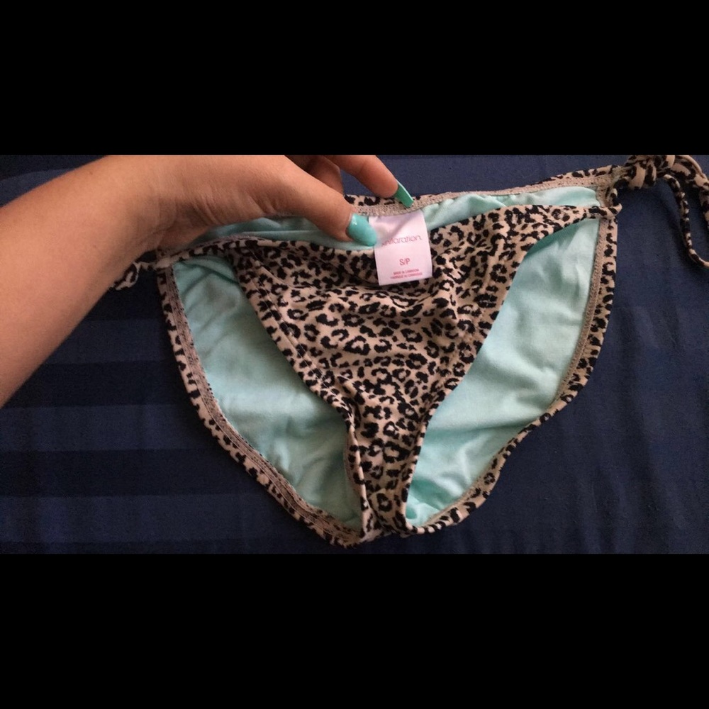 Xhiliration animal print bikini bottoms
